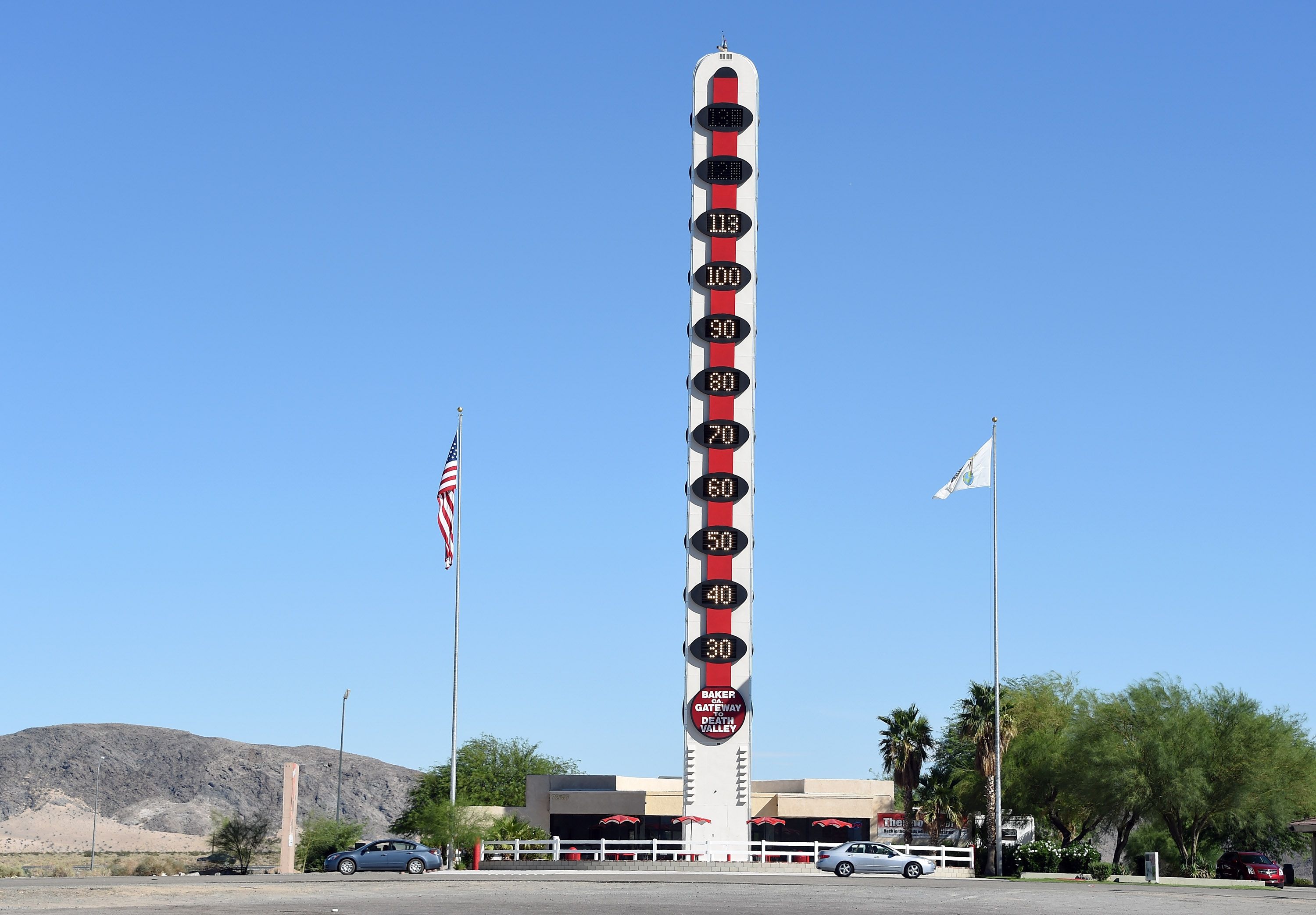 World's Tallest Thermometer - Baker